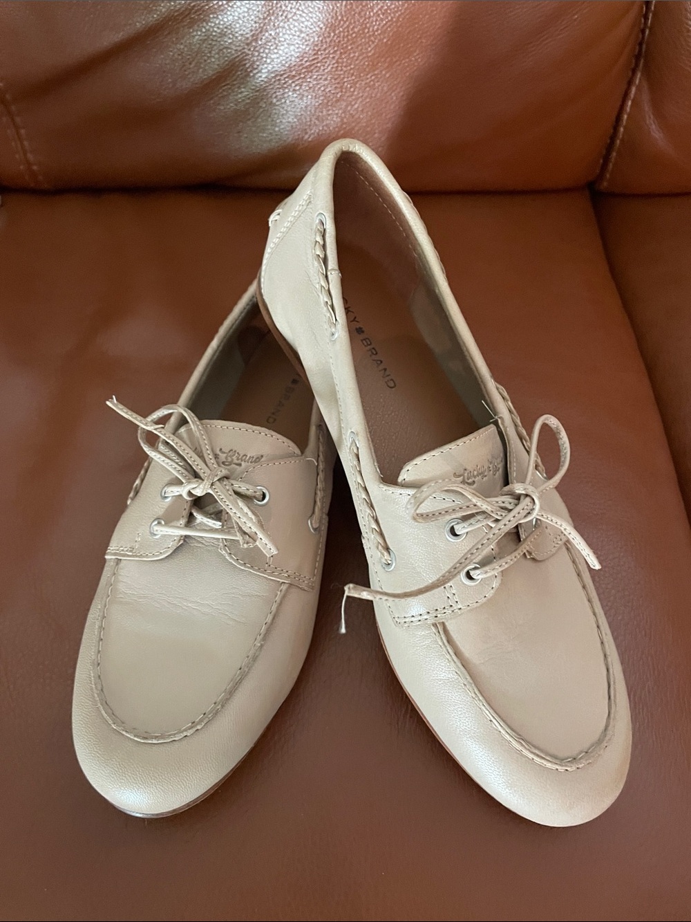 Brand Nwt’s Lucky Brand Leather Lace-Up Boat Loafers in Light Beige